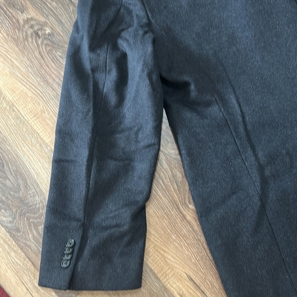 Jos. A. Bank Men's Top Coat 3 Button Size R48 Really Dark Gray front pockets - Picture 16 of 16